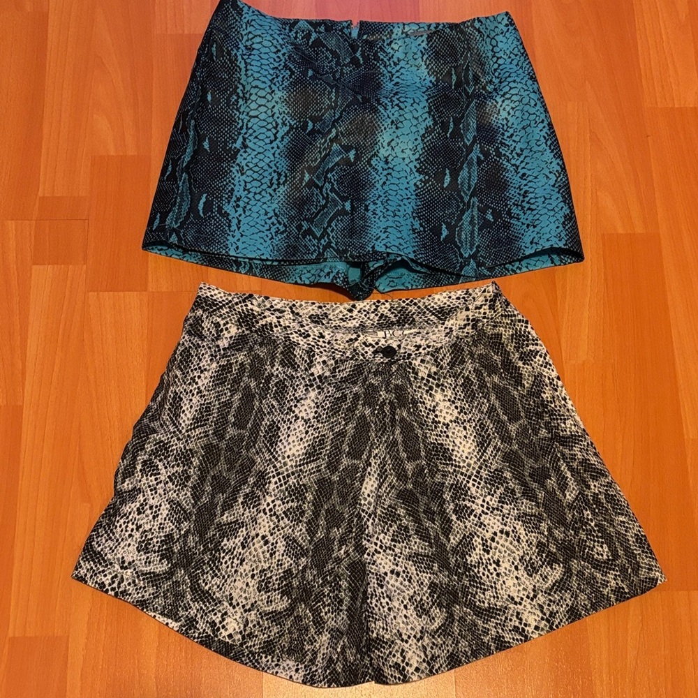 Vintage Y2K 9 new liquid blue snake skin skort, BGC black white snake skin skort